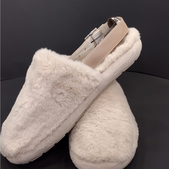 MARK FISHER Cozy White Faux Fur Slippers size 9 pre owned Exellent condition - Picture 2 of 7
